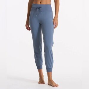 Vuori daily joggers, azure color, size small